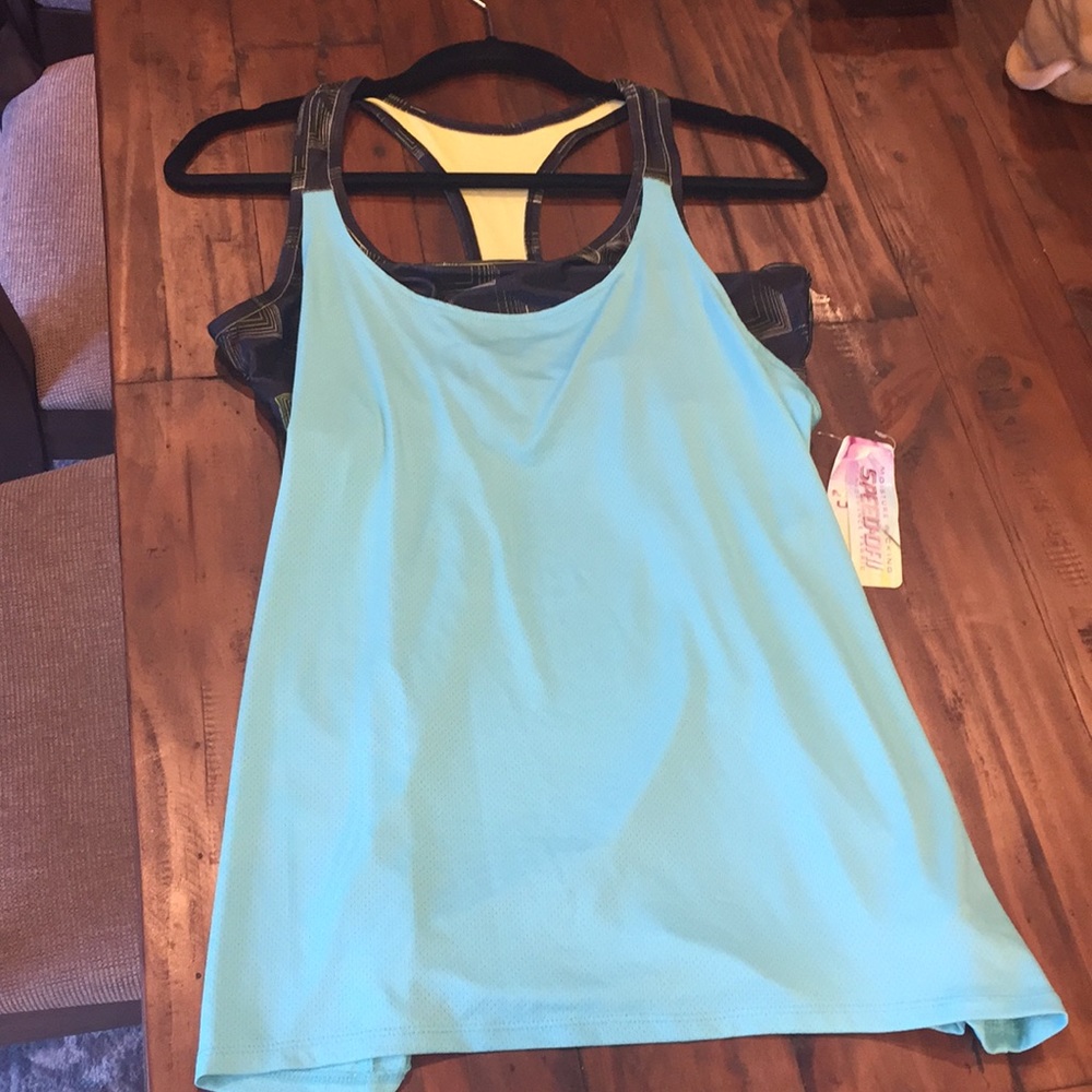 Moret Workout Top with Built In Sports Bra NWT